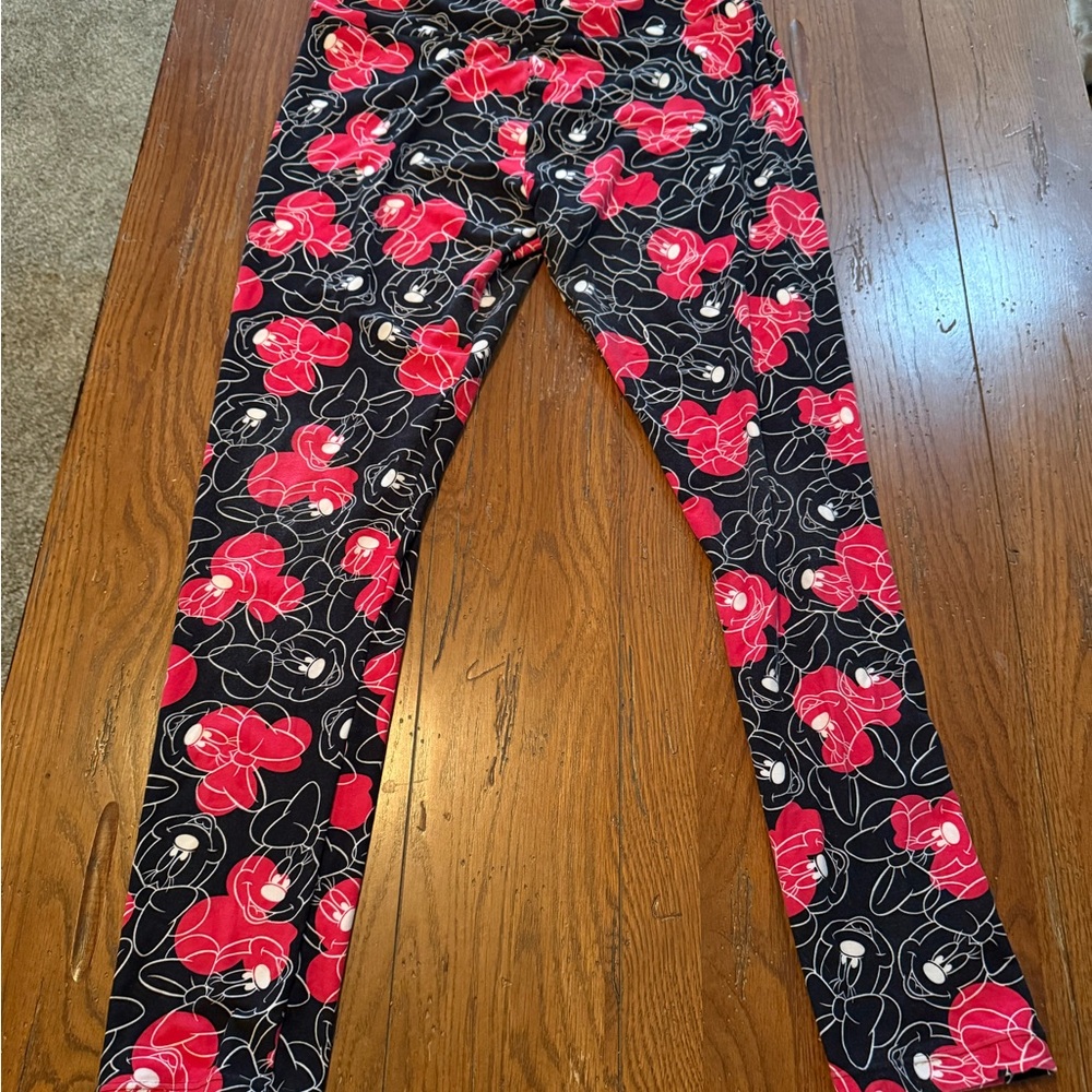 RARE LuLaRoe Black and Red Minnie Mouse Leggings - Tall & Curvy - Picture 2 of 5